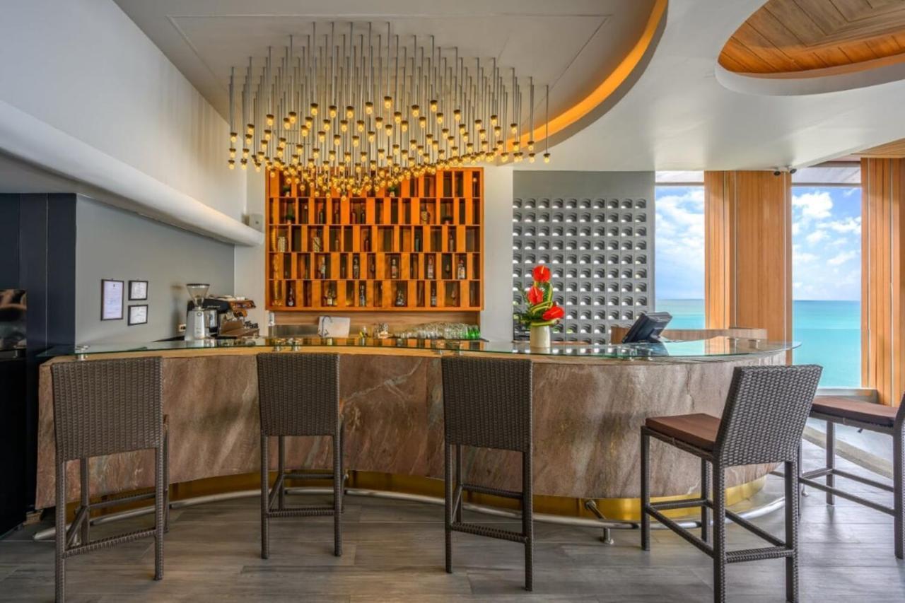 Namaka Resort Kamala Exterior foto The bar at the Sky Bar