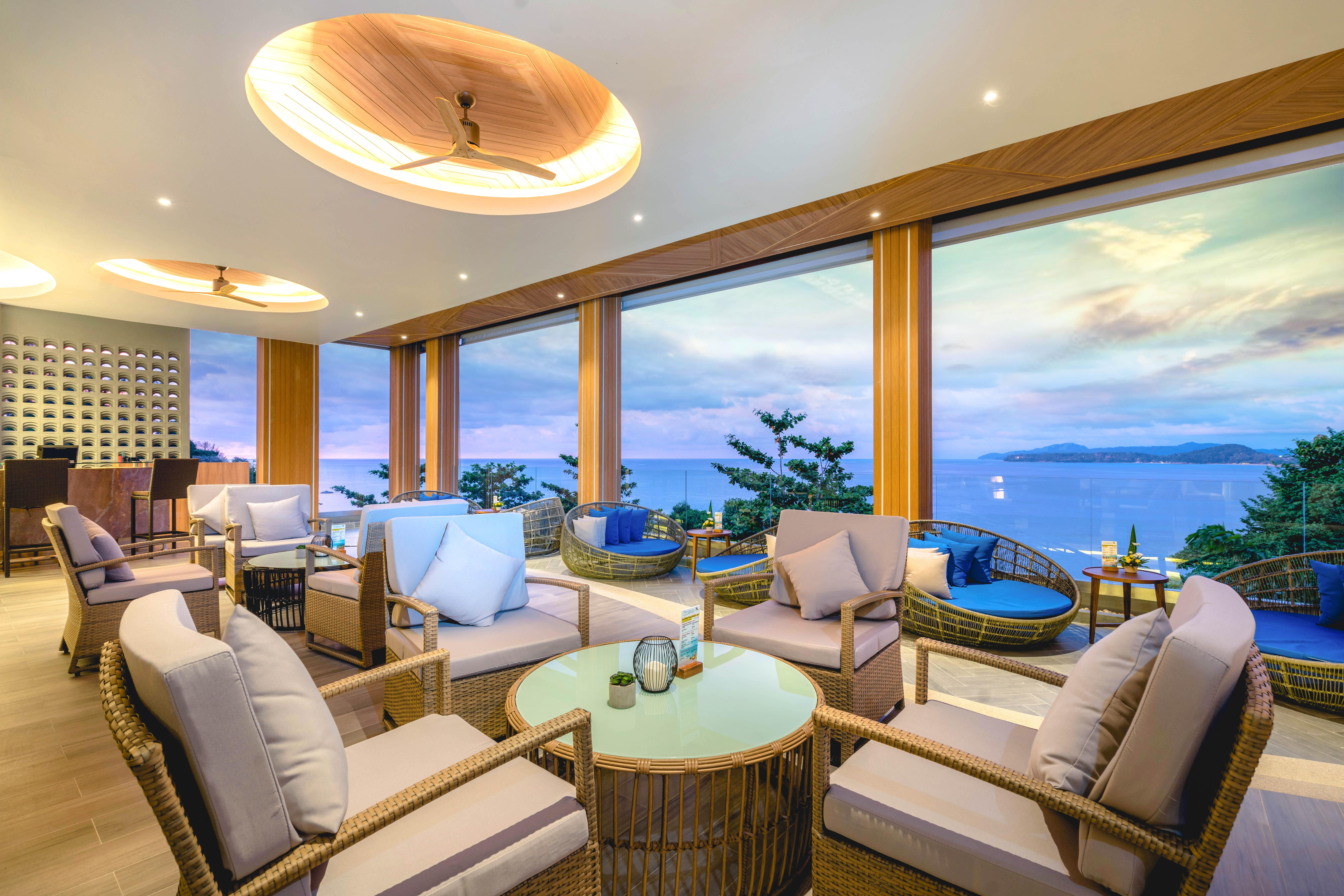 Namaka Resort Kamala Exterior foto The View Bar