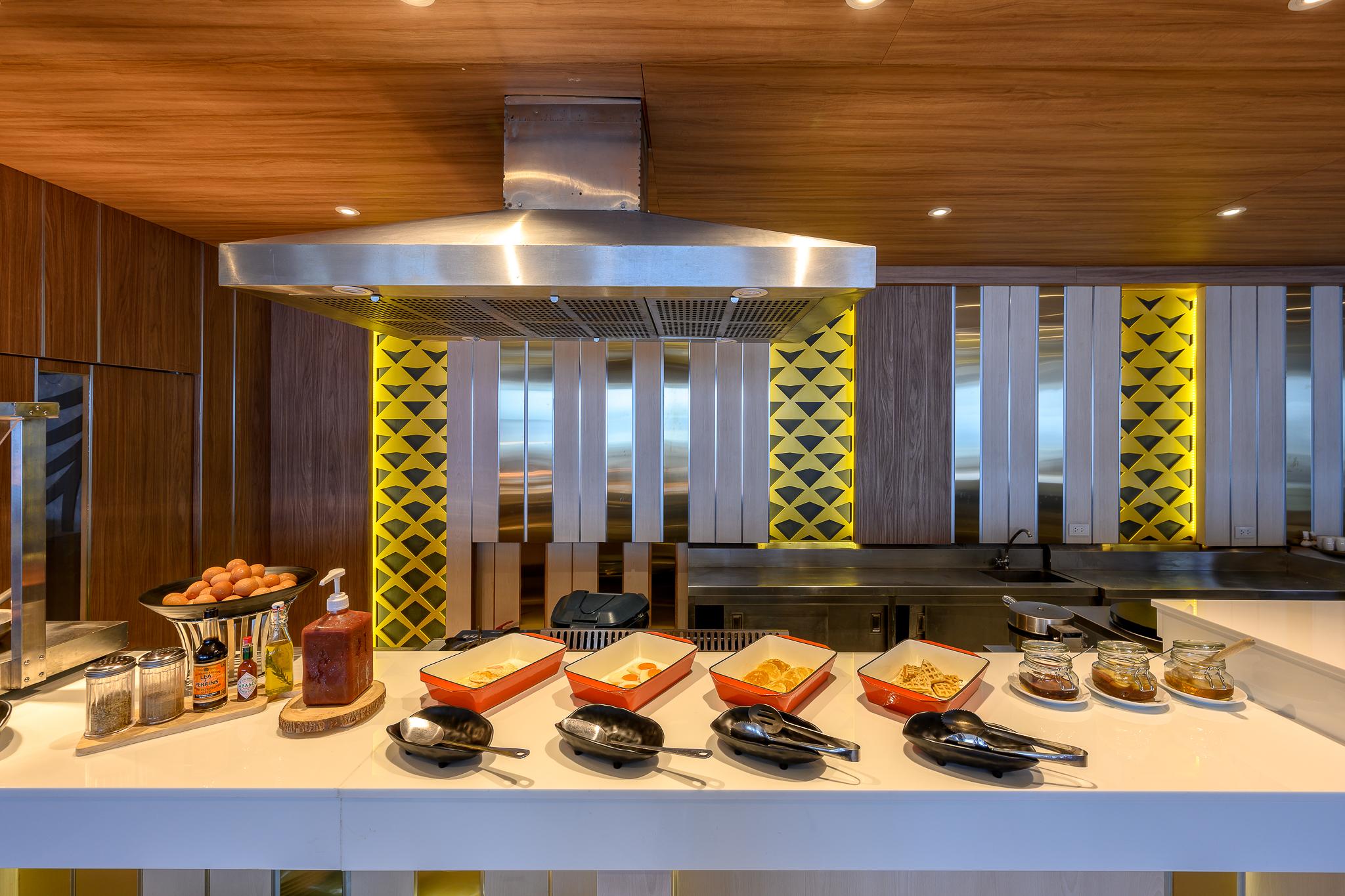 Namaka Resort Kamala Exterior foto A commercial kitchen