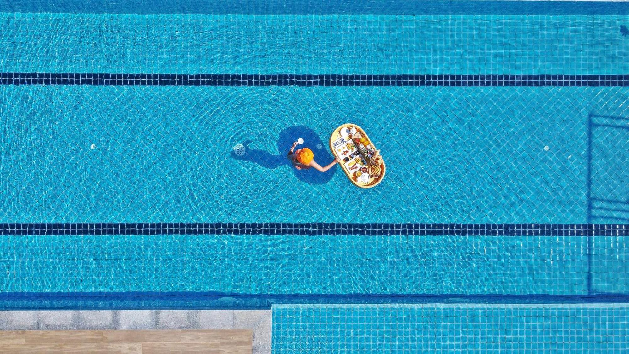 Namaka Resort Kamala Exterior foto The pool at the 2012 London Olympics
